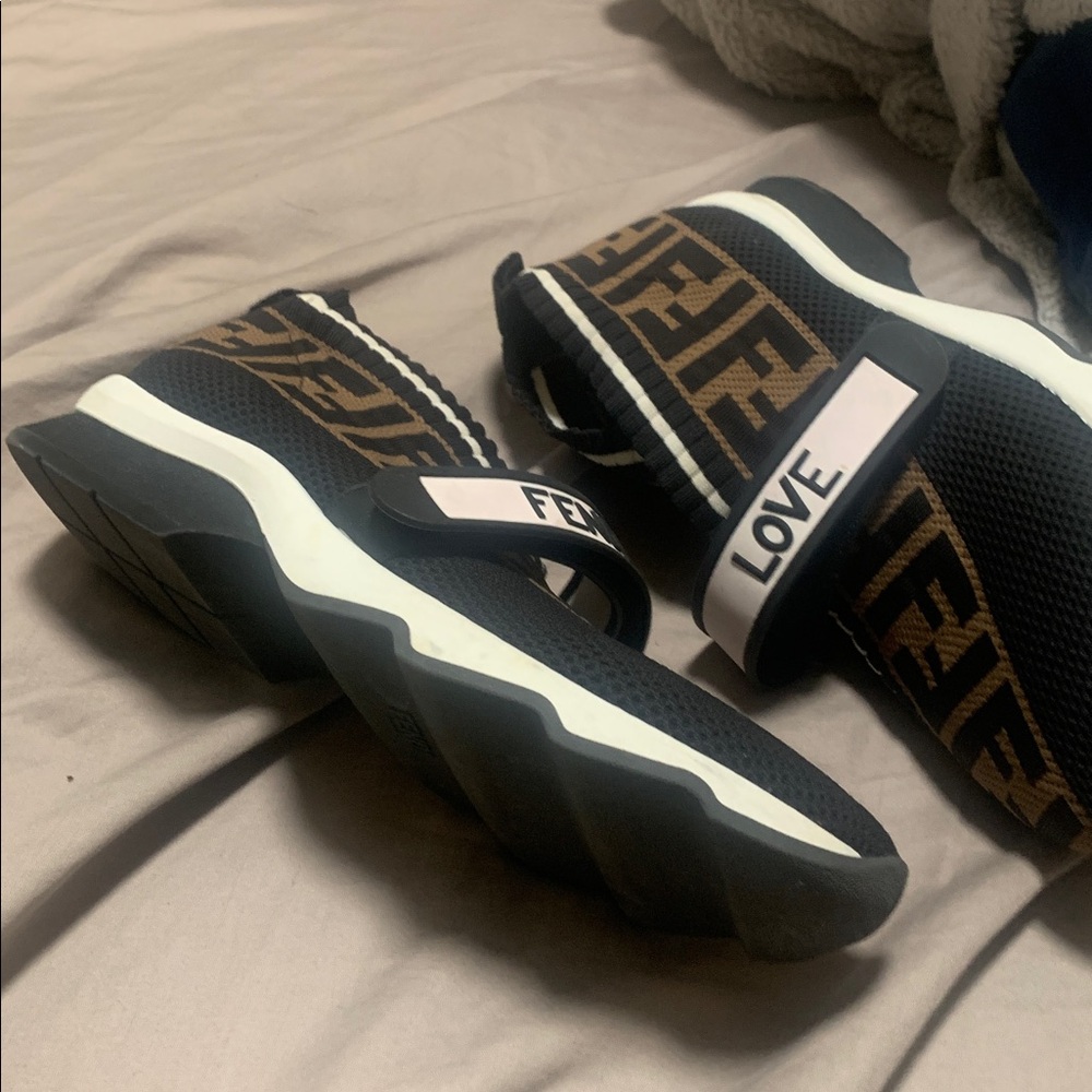 Fendi women’s sz 8 like new - Picture 4 of 5